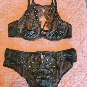 2 sets of sexy  bra and panty sets, VS blue and Adore me 36 C Grey size both M